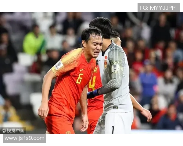 中国与伊朗足球对决直播精彩呈现共同见证激情时刻 中国与伊朗足球对决直播精彩呈现共同见证激情时刻